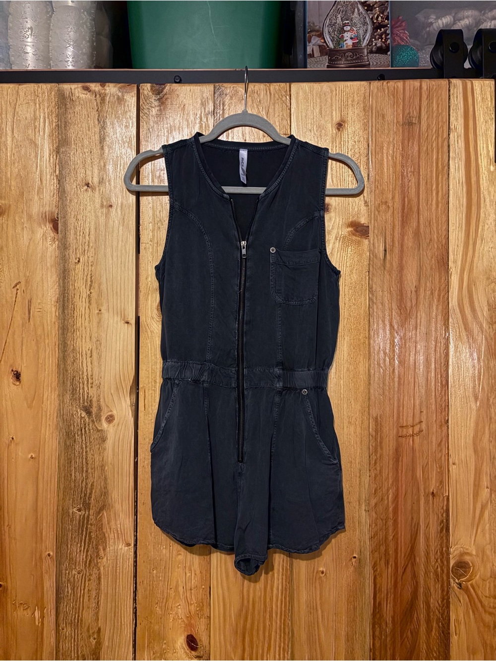 RVCA Women’s romper Small.